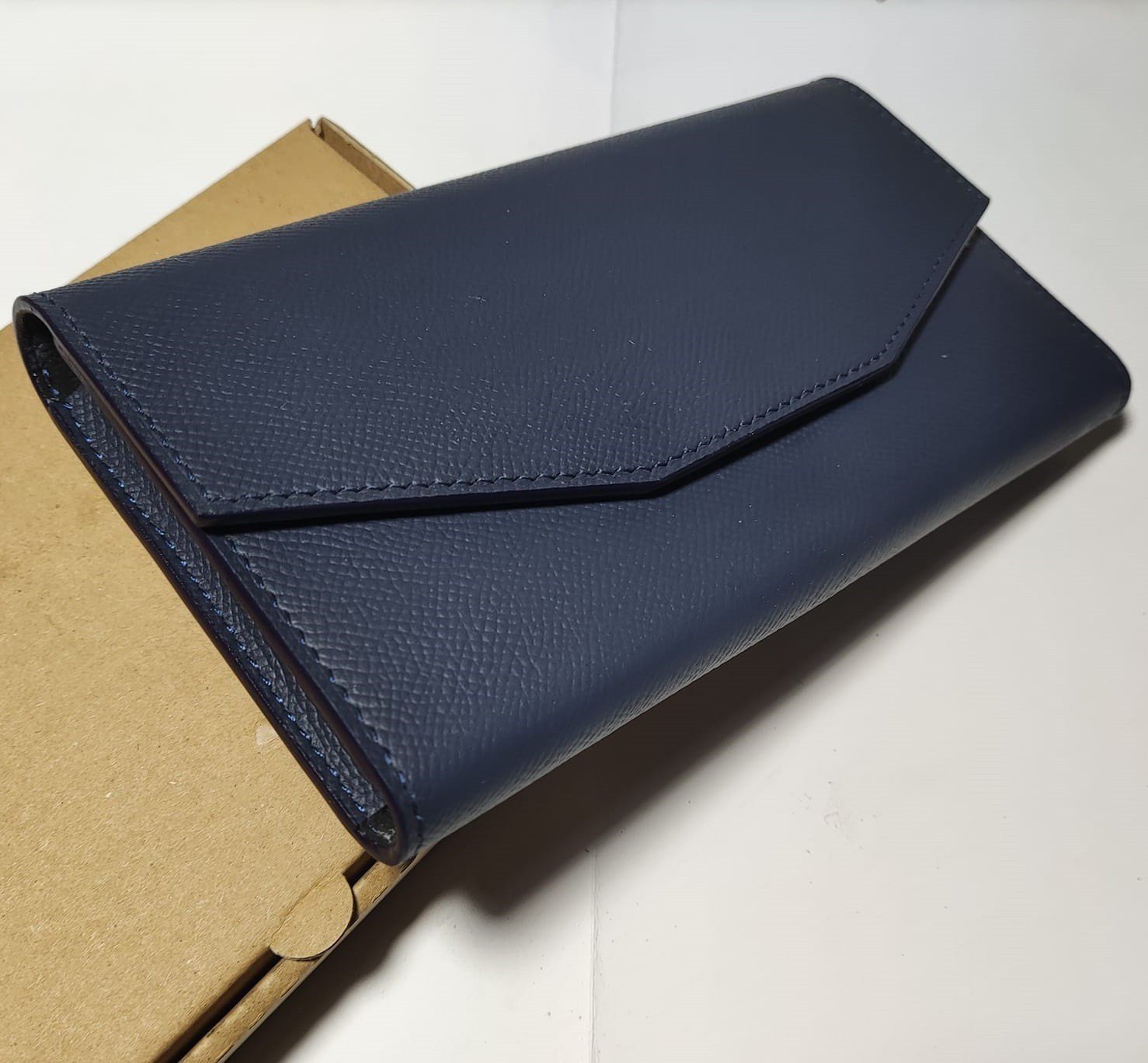 Đặt làm ví da handmade