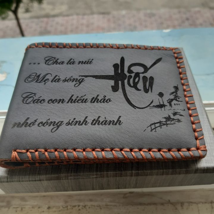 đặt làm ví da khắc tên