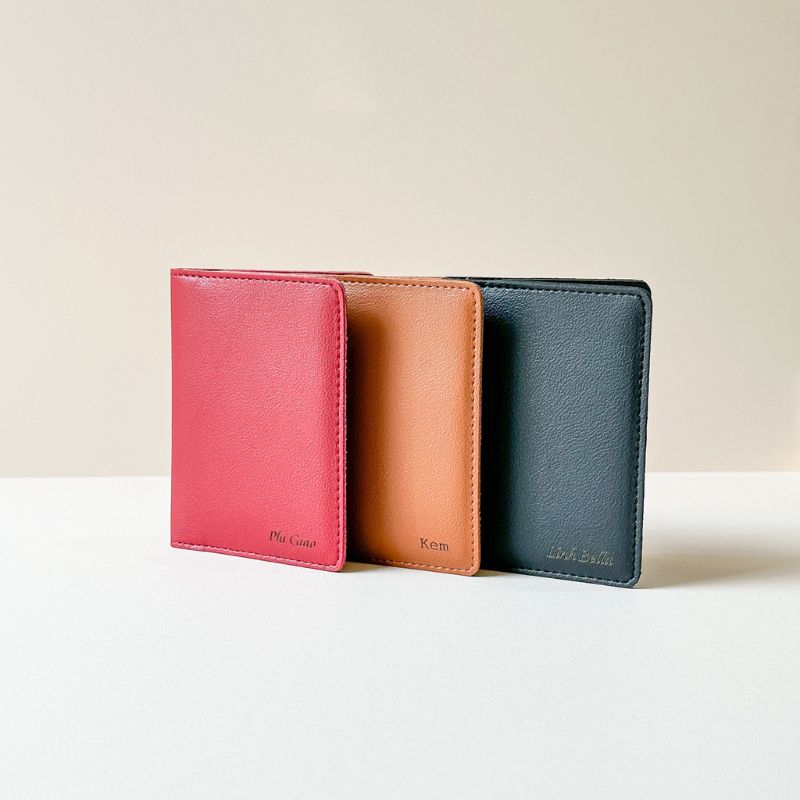 đặt làm ví da khắc tên