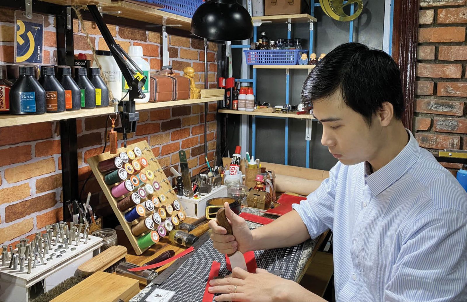 đặt làm ví da theo yêu cầu