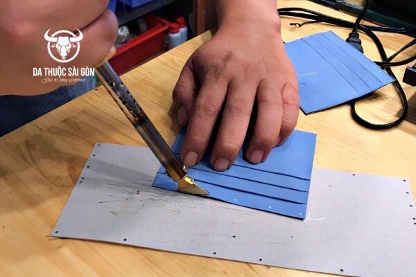 Địa chỉ làm ví da handmade uy tín, chất lượng