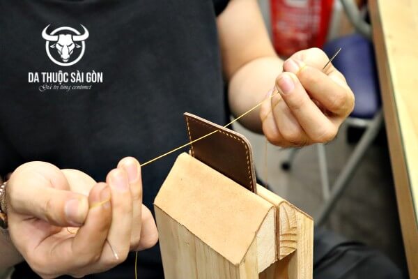 Những dụng cụ làm ví da không thể thiếu