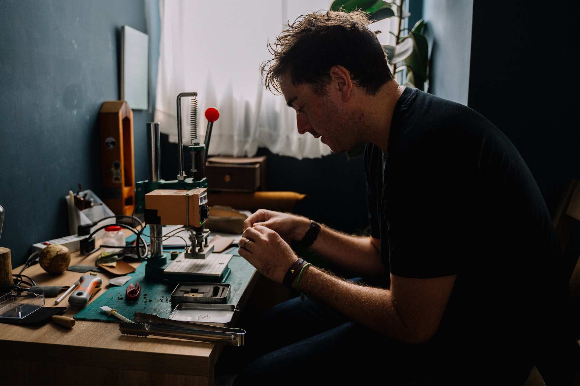 học làm đồ da online