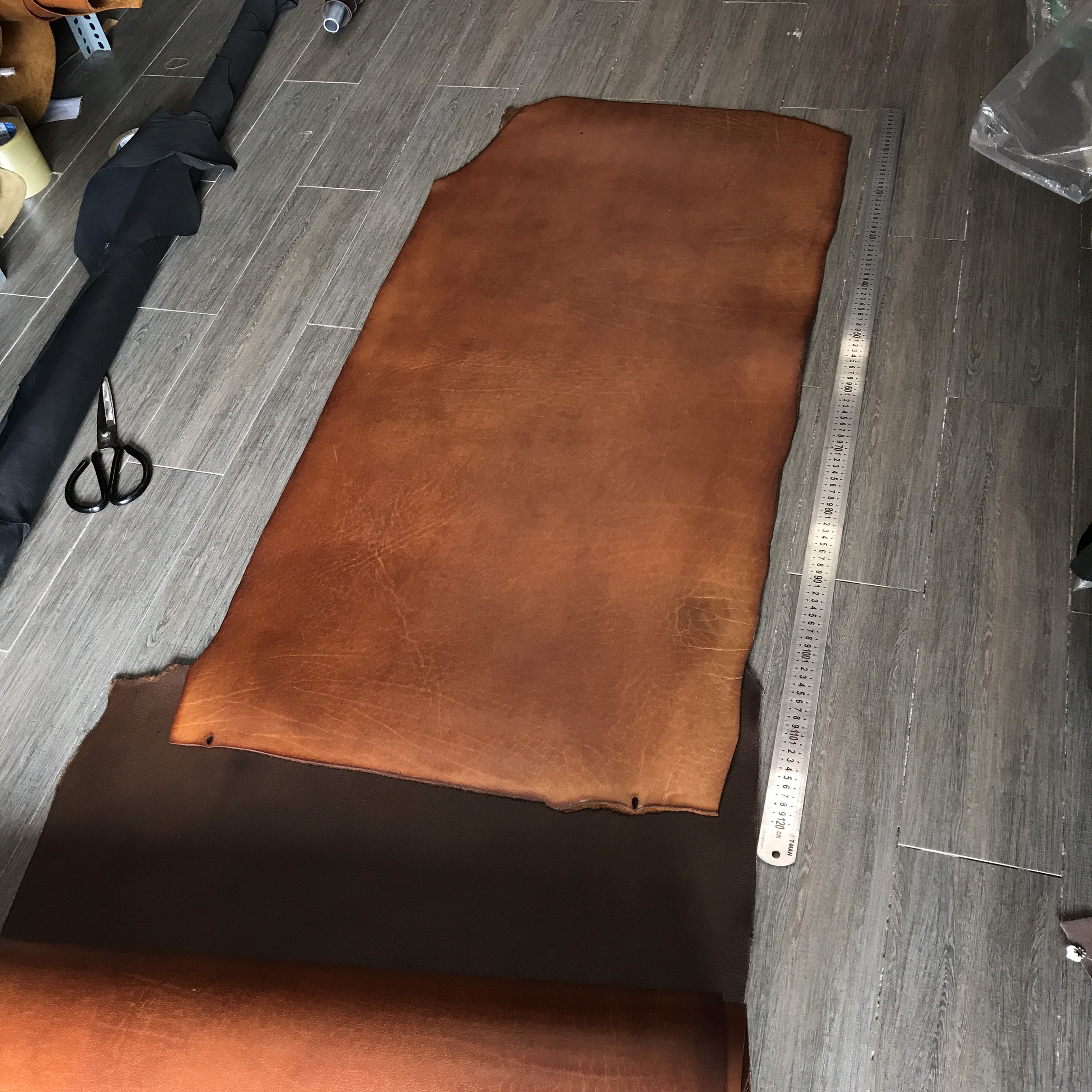 làm sạch đồ da bằng cách nào