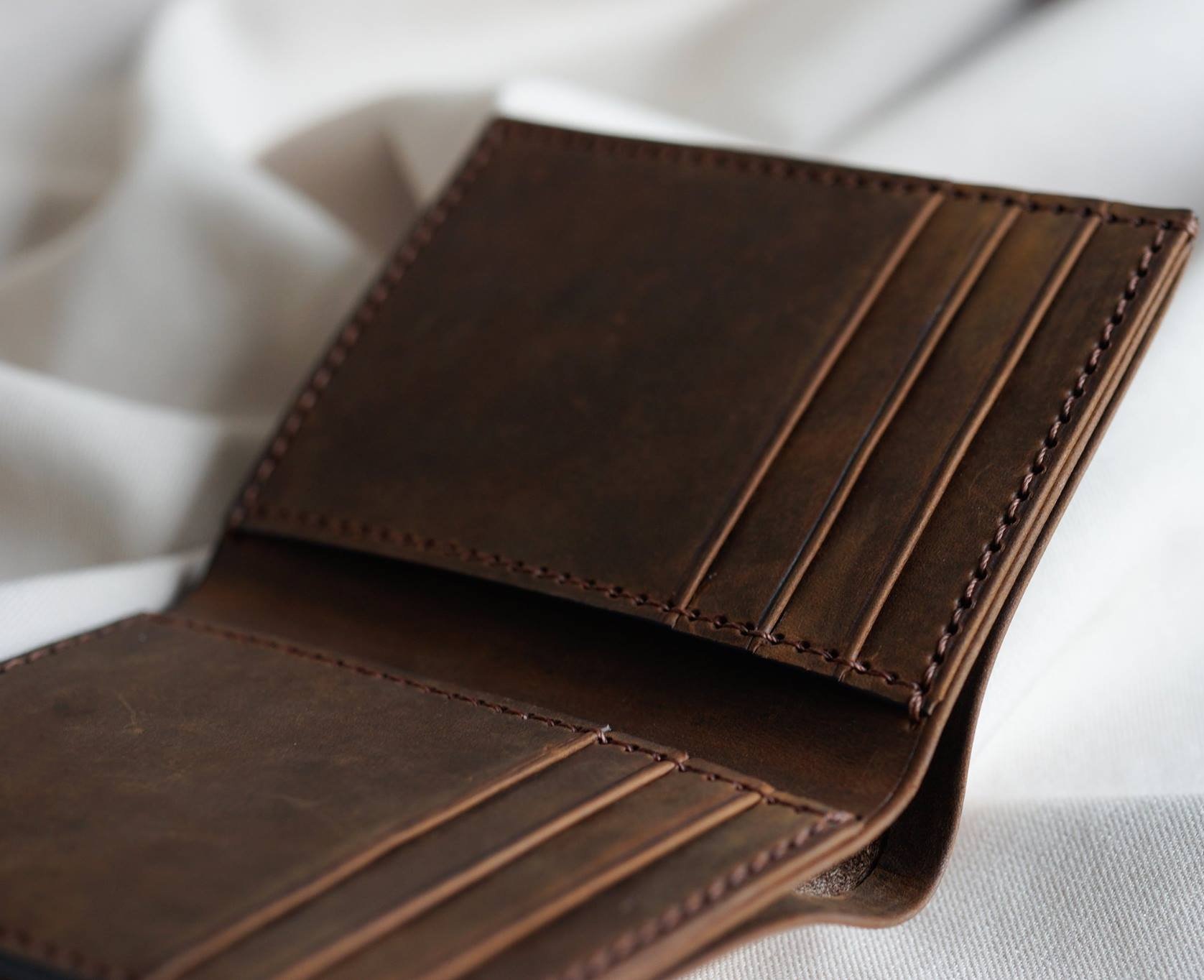 làm mới ví da bò