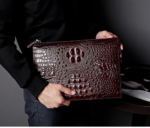 làm mới ví da cá sấu