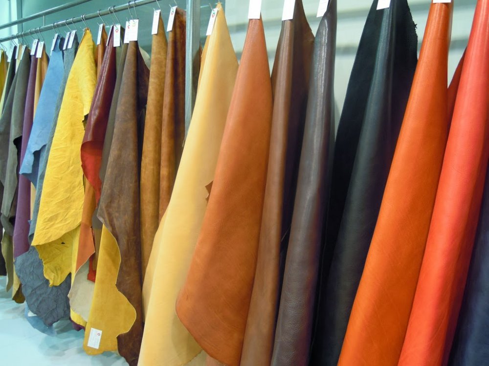 làm phẳng đồ da