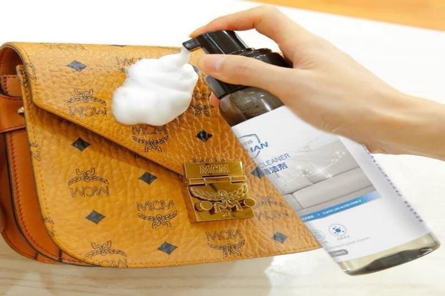 làm sạch đồ da bị mốc