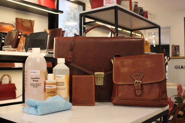 làm sạch đồ da bị mốc