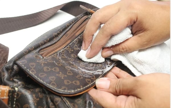 làm sạch đồ da đơn giản