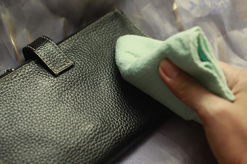 làm sạch đồ da đơn giản