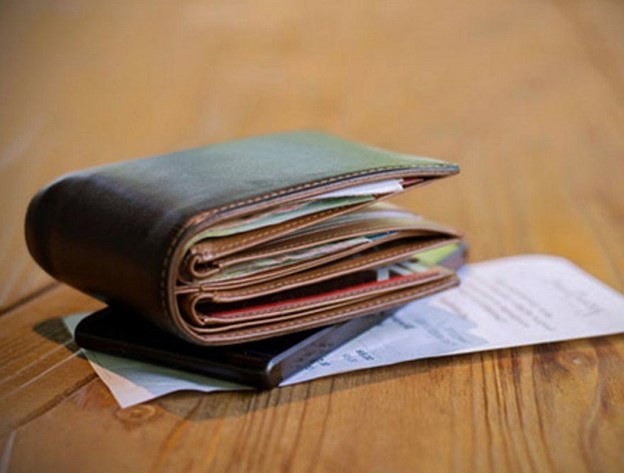 làm sạch ví da bò