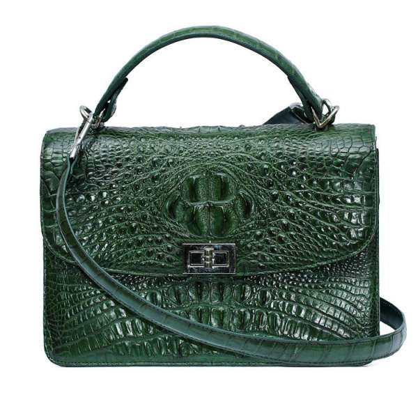 làm sạch ví da cá sấu