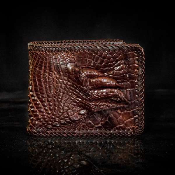 làm sạch ví da cá sấu