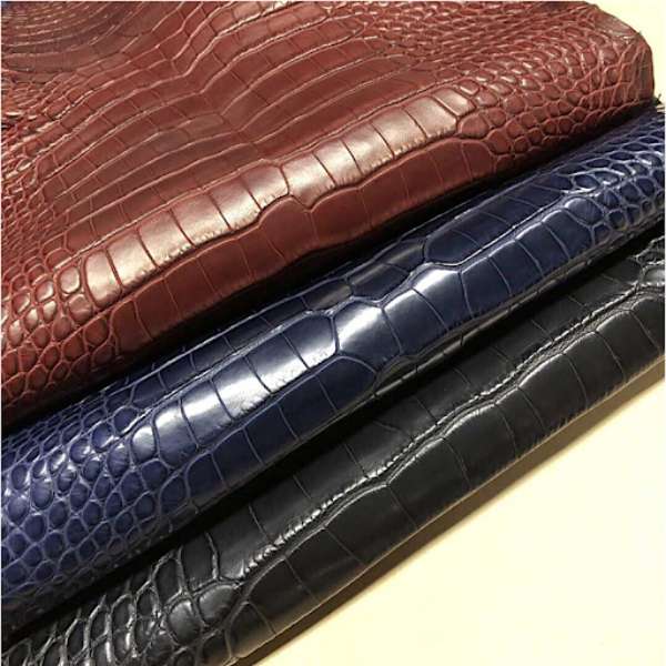 làm sạch ví da cá sấu