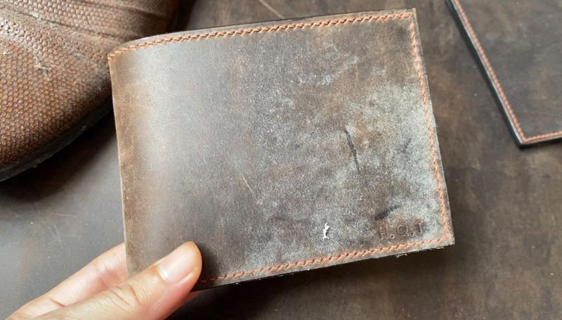 Làm sao để ví da không bị mốc