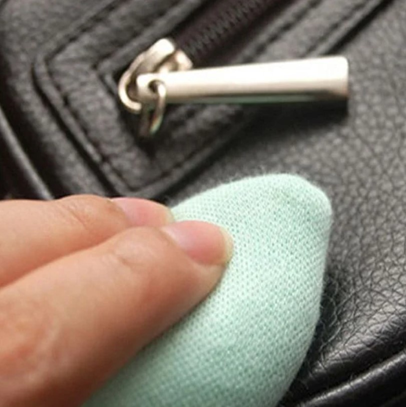 Làm sao để ví da không bị mốc