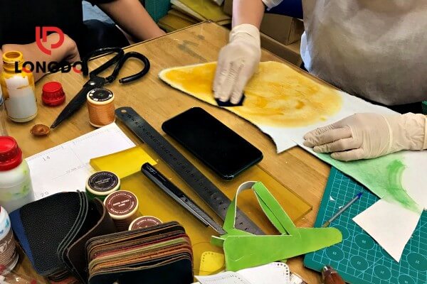 Làm ví da theo yêu cầu hà nội