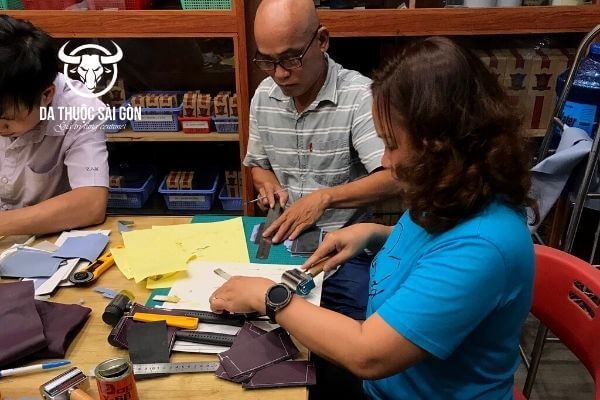 lớp dạy làm ví da