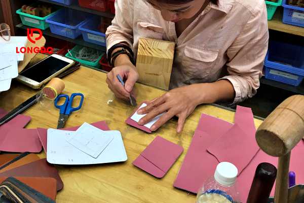 Nhận làm ví da theo yêu cầu uy tín, chất lượng cao