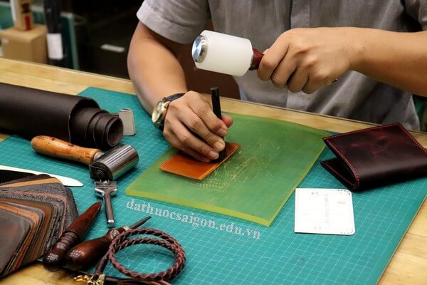 sách dạy làm ví da