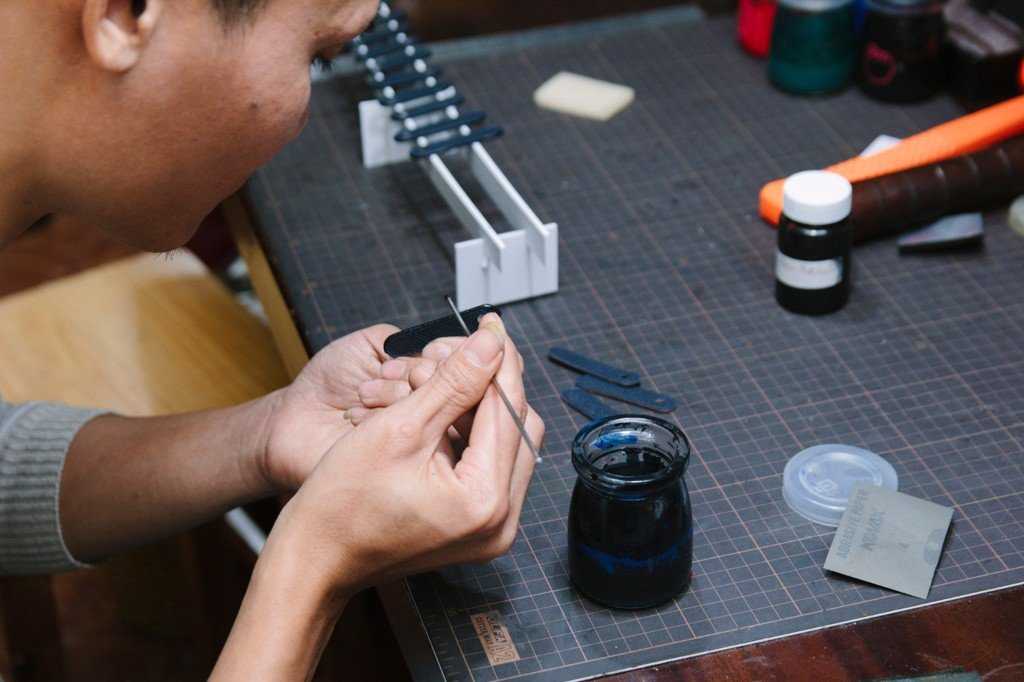 cách sơn viền cạnh da