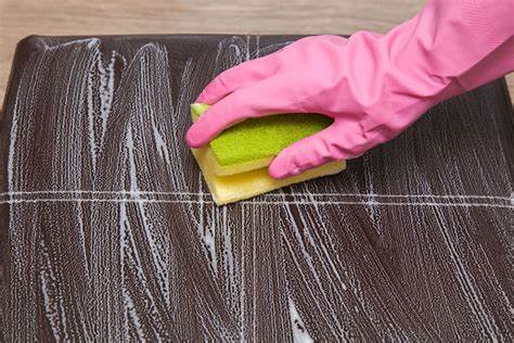 thắt lưng da bị mốc