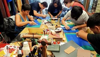 Hướng dẫn làm đồ da thủ công ấn tượng, độc đáo nhất