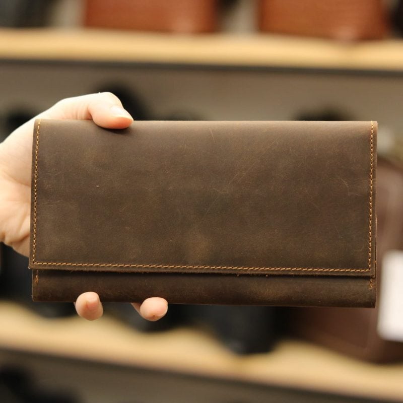 ví da bò cầm tay nam