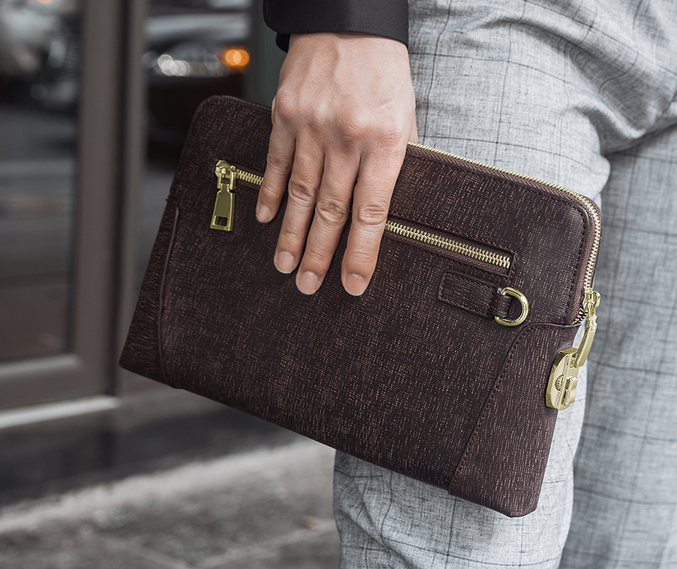 ví da bò cầm tay nam