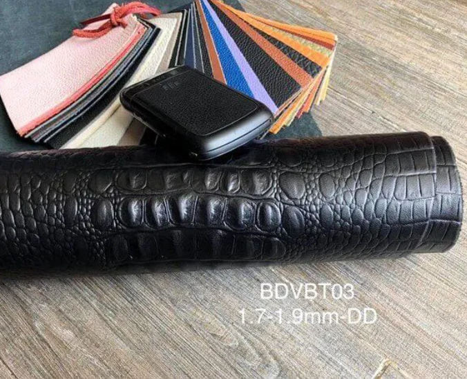 ví da bò dập vân cá sấu