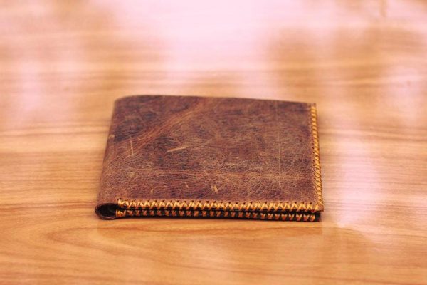 ví da bò sáp ngựa điên