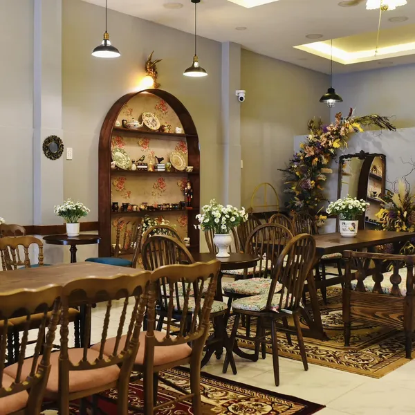 TRANG TRÍ QUÁN CAFE