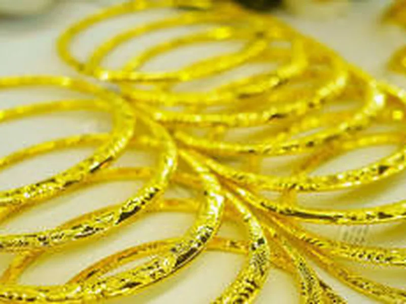 Giá Vàng Tuột Dốc Không Phanh