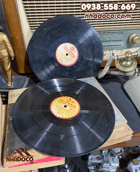 Đôi nét về chiếc đĩa than cũ trang trí