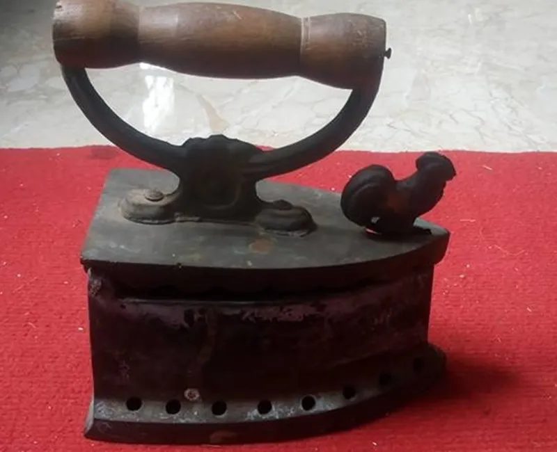 Bàn ủi con gà