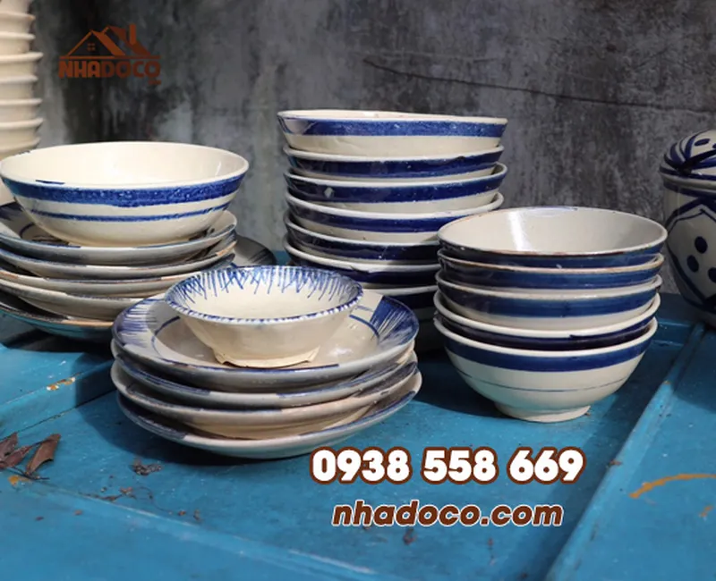 Chén xưa viền xanh- Sự lựa chọn đồ cổ ưa chuộng hiện nay