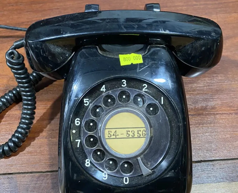 Điện thoại bàn thời xưa 