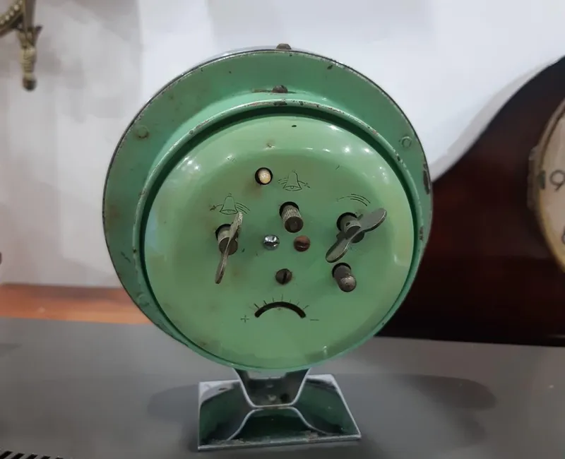 Đồng hồ con gà