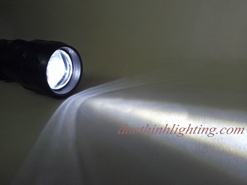 Đèn Pin LED Dùng 2 Pin Đại Đèn Pin LED Dùng 2 Pin Đại