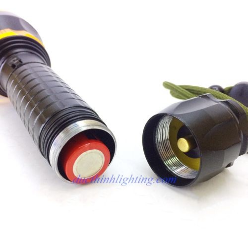 den-pin-led-sieu sang-police-japan-h352 den-pin-led-sieu sang-police-japan-h352