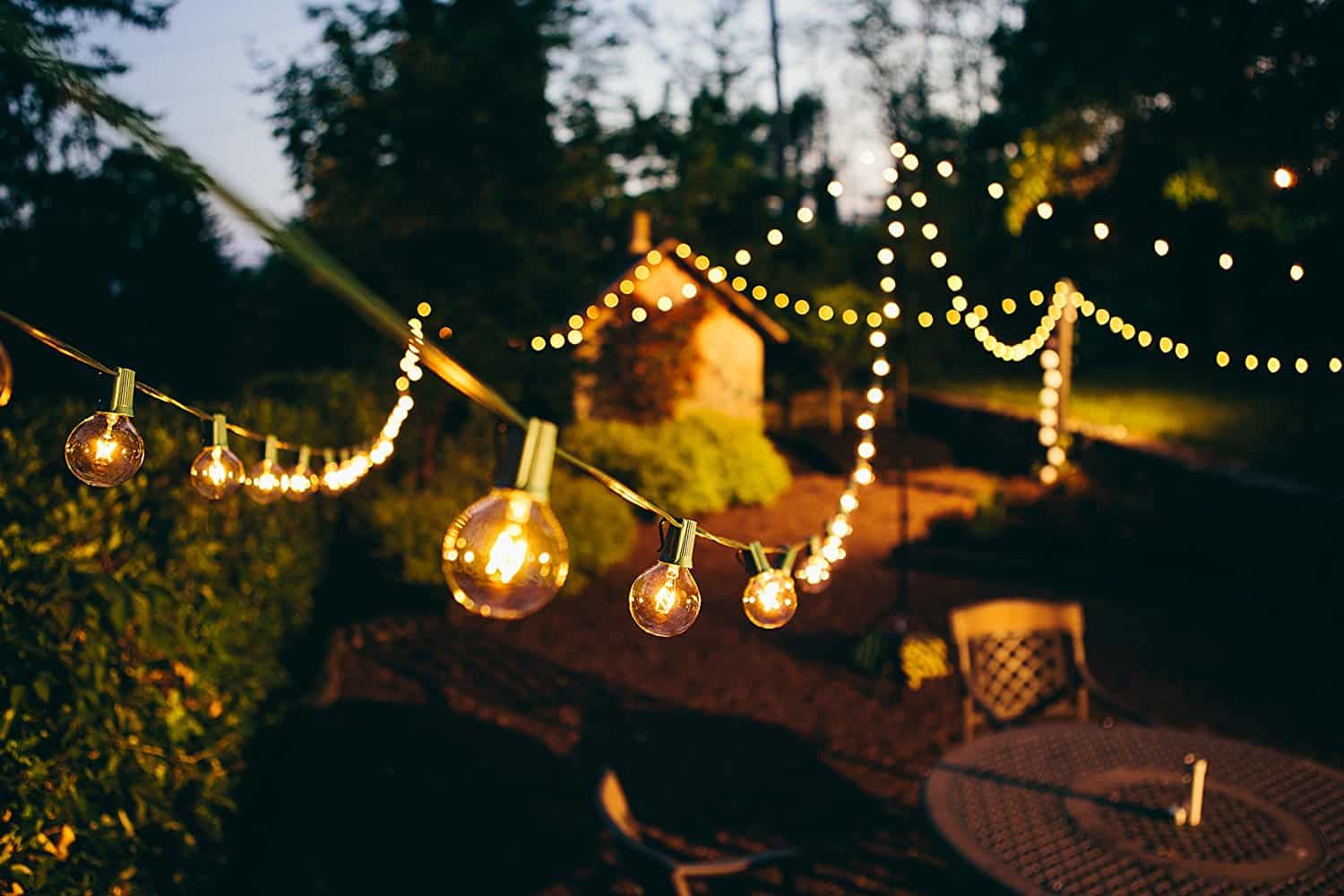 Đèn LED trang trí quán cafe sân vườn đã trở thành một xu hướng được yêu thích bởi các tín đồ thưởng thức cà phê. Với ánh sáng ấm áp và màu sắc đa dạng, chúng sẽ mang đến cho quán của bạn một không gian sống động và đầy phong cách. Hãy khám phá ngay ảnh về đèn LED trang trí quán cafe sân vườn và trải nghiệm cảm giác uống cà phê trong không gian thưởng thức mang phong cách mới mẻ của mình.