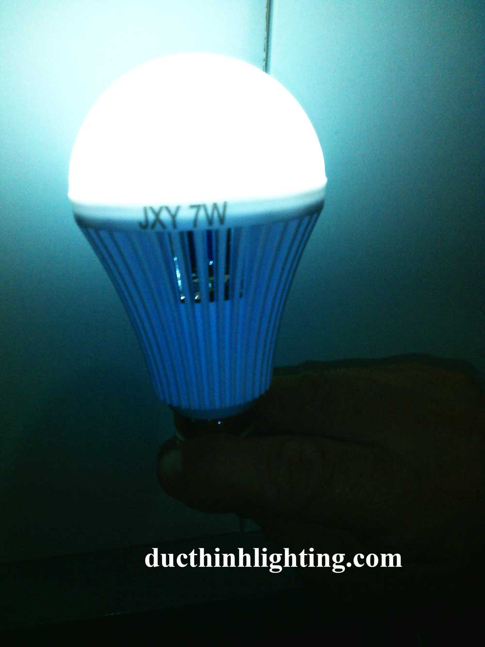 Bóng Đèn Búp LED Tích Điện 7W Bóng Đèn Búp LED Tích Điện 7W
