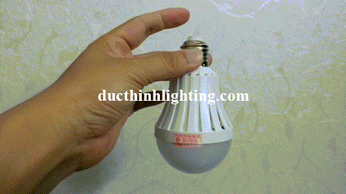 Bóng đèn búp LED tích điện 7W Bóng đèn búp LED tích điện 7W