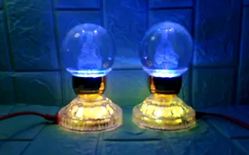 Tết này nên sử dụng đèn trang trí bàn thờ loại nào?