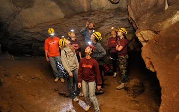 Tại sao nên chọn một chiếc đèn pin đội đầu ?