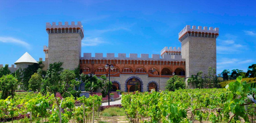 Tour Tham Quan Lâu Đài Rượu Vang Mũi Né - Du Lịch Hải Tuấn
