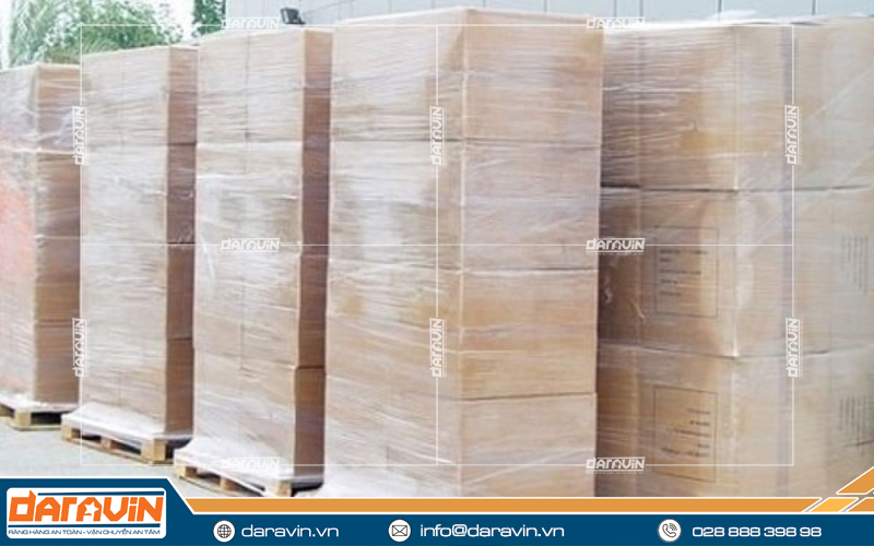 Hiện trạng thực tế kho hàng NCL Asia sử dụng màng PE truyền thống trong việc quấn hàng hóa Hiện trạng thực tế kho hàng NCL Asia sử dụng màng PE truyền thống trong việc quấn hàng hóa