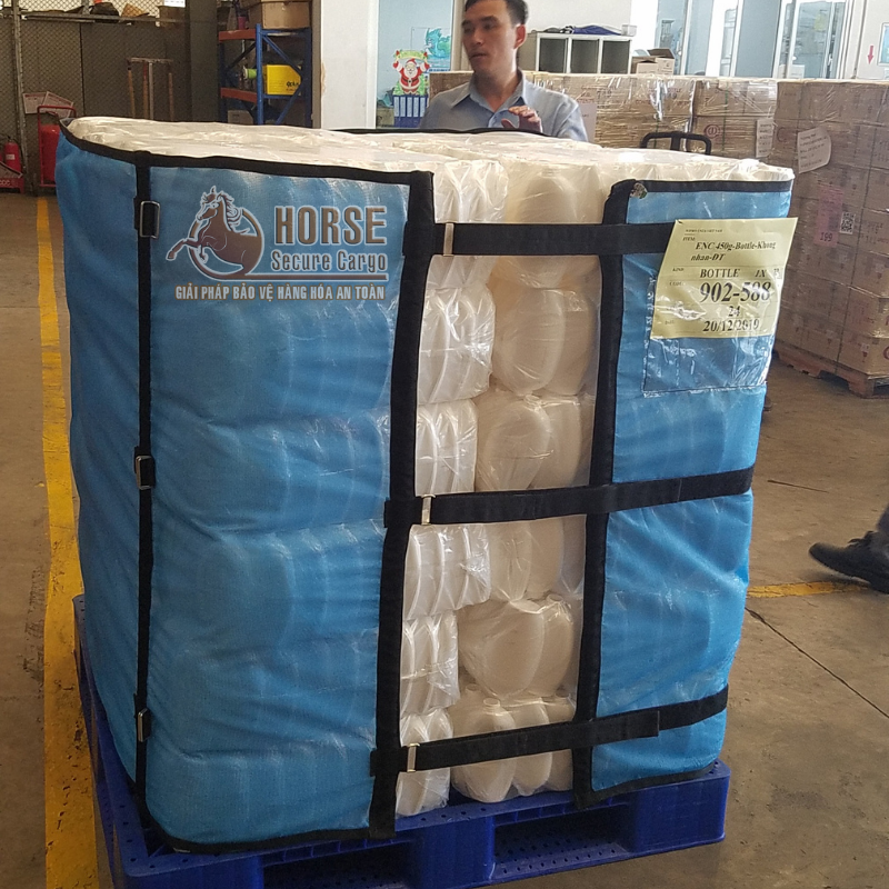 khách hàng kiểm tra độ ổn định của lưới quấn pallet khách hàng kiểm tra độ ổn định của lưới quấn pallet