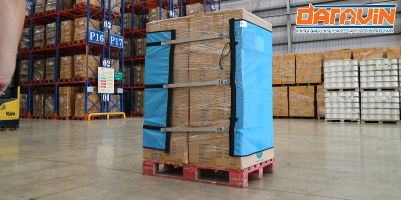 lưới quấn pallet khóa xiết móc gài được sử dụng tại công ty logistics lưới quấn pallet khóa xiết móc gài được sử dụng tại công ty logistics